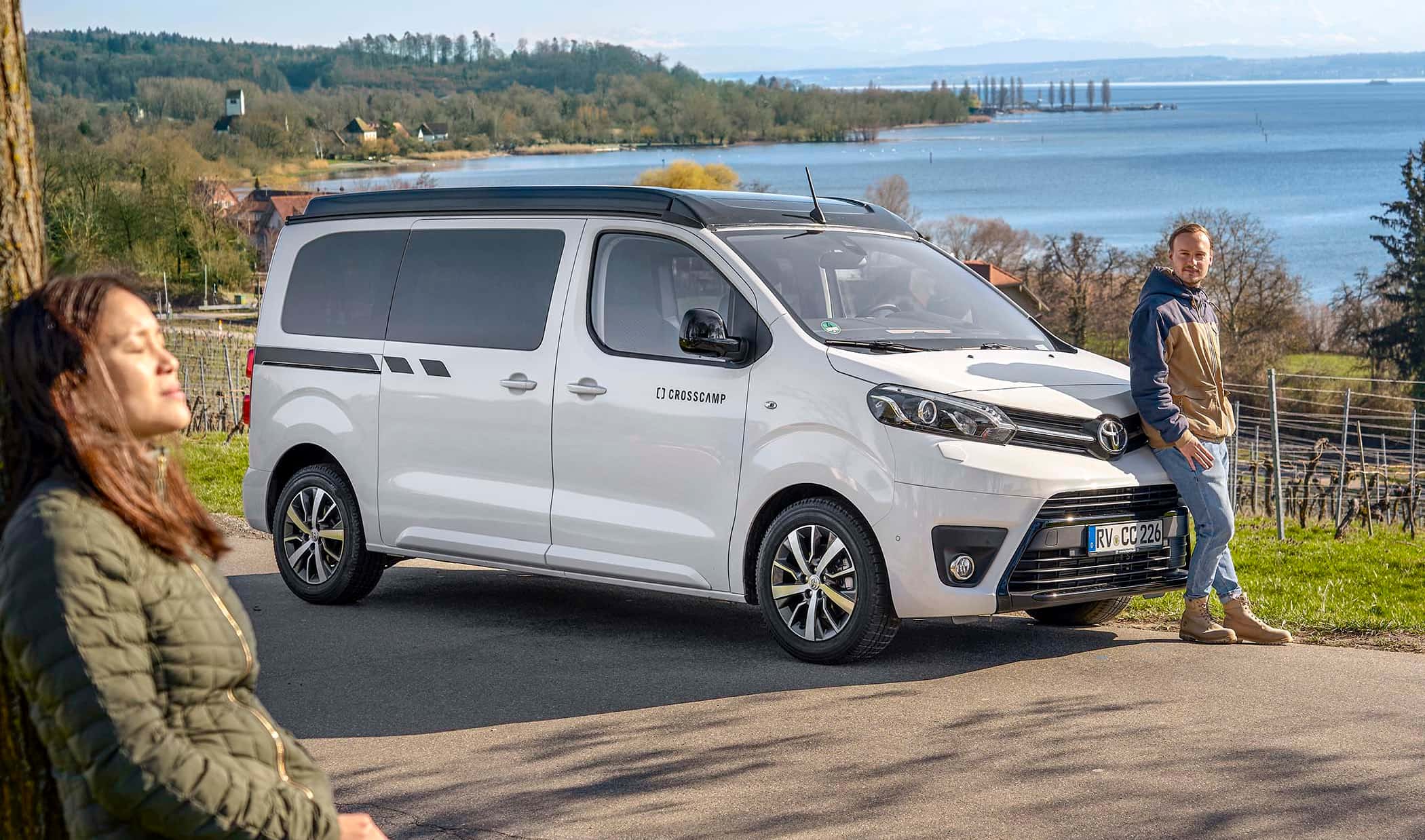image.title Crosscamp im Test (): Wie gut ist der Toyota-Campervan?