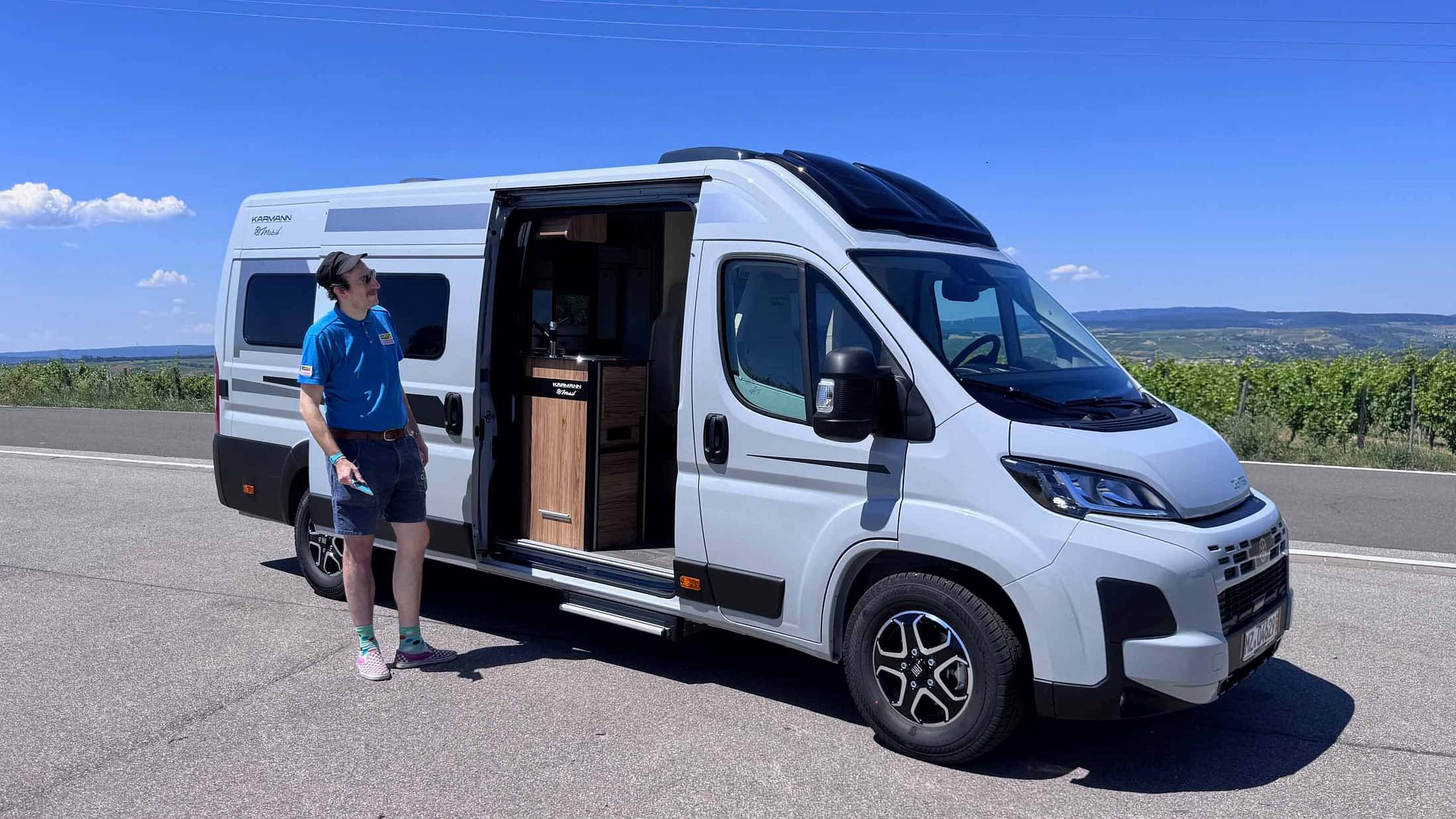 Karmann Dexter 635 : 6.4 M 가변 저장 공간이있는 Campervan