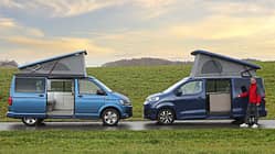 Seitenansicht VW California und Pössl Campster 