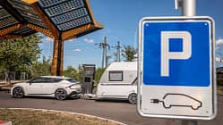 Electro, Camper, Caravan, Zugwagen Elektro-Camping Parkplatz fŸr E-Camper