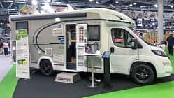 Wohnmobil, teilintegriert, außen, Messe