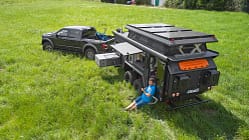 F-150 Raptor, Bruder EXP-7 PT, Fahrrad, Wiese, Mann