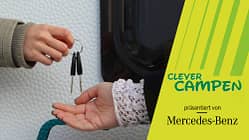 Schlüsselübergabe beim Mieten. Clever Campen Podcastcover.