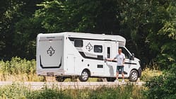 Ahorn Camp T 690, Heck, Seite, Mann