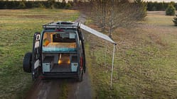 Benchmark Apprentice, Campingbus, von oben, Drohne