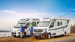 Ahorn und Forster Frontansicht, Ahorn Camp TE 740, Forster T 745 EB, Wohnmobil