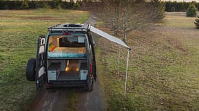 Benchmark Apprentice, Campingbus, von oben, Drohne