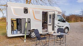 Seitansicht, Camping, Wohnmobil