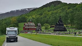 Wohnmobil und Kirche, Norwegen, Camping, Frankia Neo, Wohnmobil