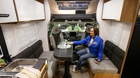 Sitzgruppe, Längsbänke