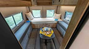La Strada Avanti R, Reisemobil, La Strada, innen Hecksitzgruppe