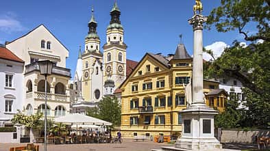 Der Brixner Dom mit seinen zwei Türmen ist das Wahrzeichen der Bischofsstadt.