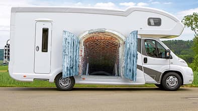 Ein REISEMOBIL MIT DOPPELBODEN lockt mit zusätzlichem Platz und weiteren Vorzügen.