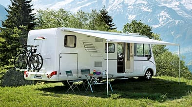 Reisemobil mit Markise