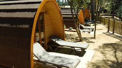 Mehr als 80 spanische Campingplätze setzen den ganzen Sommer über ein Zeichen gegen die grassierende Wirtschaftskrise im Land.