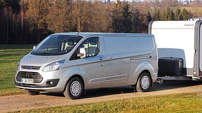 Ford hat dem Van neue Motoren und MEHR ANHÄNGELAST spendiert. 