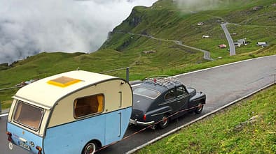 Volvo PV 544 mit Dethleffs Beduin Schweiz