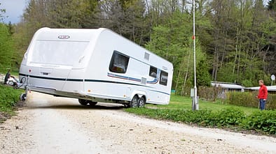 Doppelachsen erhöhen Fahrstabilität, machen aber das Messen der Stützlast komplizierter