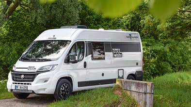 Van-Tourer Black & White