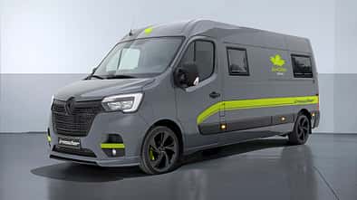 Premiere Ahorn Camper Totale von vorne rechts