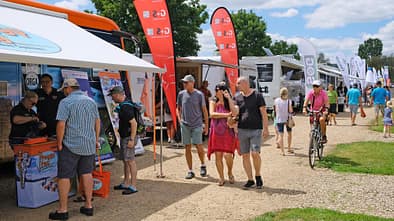 Messe, draußen, Besucher, Sonne, Technikmesse, Campingtechnik