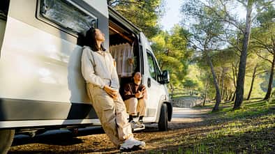 Campervan, Saisonstart, Pärchen, Natur