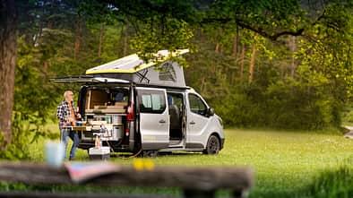 Kompanja (2024) Campingbus f
