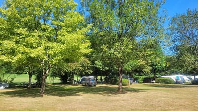 Camping de l'Ile Chambod - Stellplatz