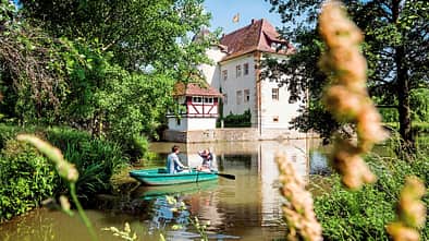See, Schloss, Boot, Menschen, BŠume, Himmel See, Schloss, Boot, Menschen, BŠume, Himmel