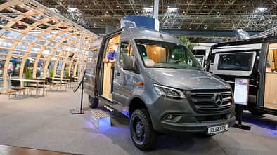 La Strada Regent (2025) f