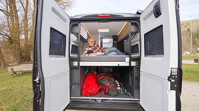 Bett, Adria Twin
