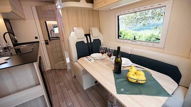 Atlantis Compact 595, L-Sitzgruppe, XL-Dinette