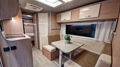 Across Car Premium 780 CDL, Caravan, Sitzgruppe, Küche
