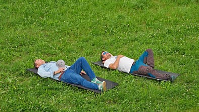 f_Vergleich_Feldbett_Helinox-vs-Semptec_Aufmacher