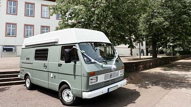 Alte Busse, Hochzeitskutsche, Oldtimer