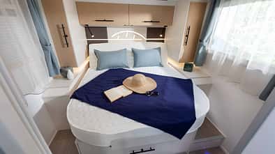 Notin Calvia, Queensbett, modernes Design, 