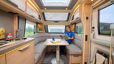 f_Knaus_Südwind_500_UF_Black_Selection_Fenster