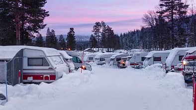 f_Winterfeste_Caravans_Campingplatz