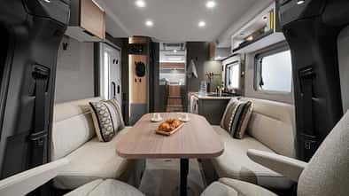 Hymer GT-S, Teilintegrierter, Sitzgruppe, face to face