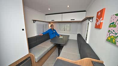 Sterckeman Easy 32DD, Wohnwagen, klein, Sitzgruppe