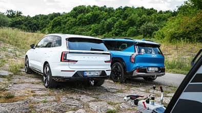 Zugfahrzeug, Kia EV9, Volvo EX90, parkend, Hinten