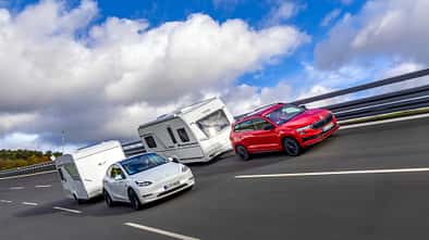Caravaning, Wohnwagen, Zugfahrzeug, Autobahn