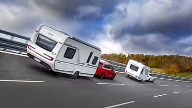 Caravaning, Wohnwagen, Zugfahrzeug, Autobahn