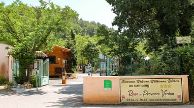 Rose de Provence, Campingplatz, Einfahrt