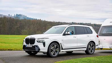Frontansicht, BMW X7 xDrive 40d, Zugwagen, SUV, Wohnwagen