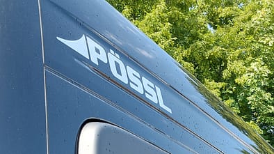 Pössl, logo Pössl Logo auf der Tür