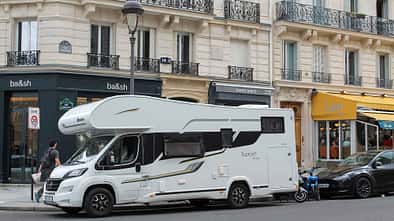Paris, Camping, Reise, Camper Van, Straße