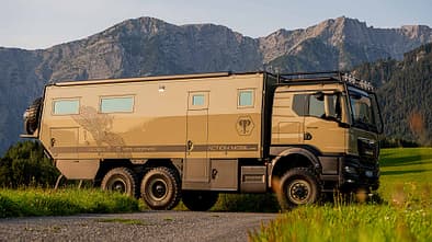 Außenansicht des ACTION MOBIL GLOBAL XRS 7400 LEOPARD, Dreiachser-Expeditionsmobil auf Lkw-Chassis, 10 Meter Länge