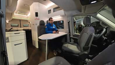 Sitzgruppe im VW Grand California