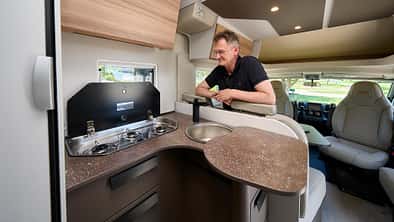 Bürstner B66, Teilintegrierter, Sondermodell, Küche